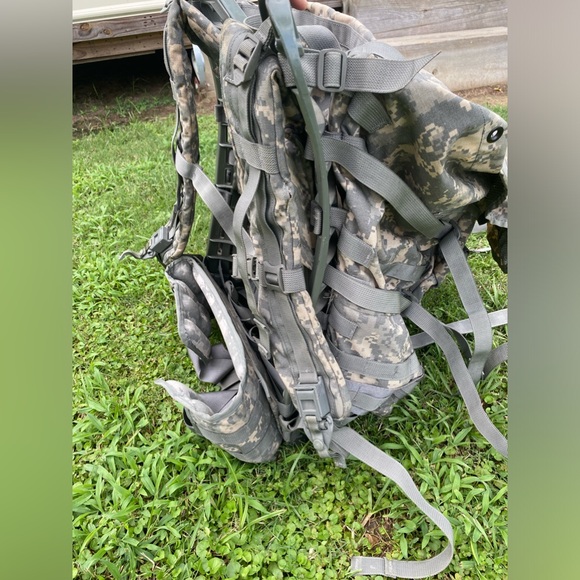 US MOLLE II Modular Lightweight Large Rucksack Straps, Frame, Pouch Camouflage - Picture 10 of 13